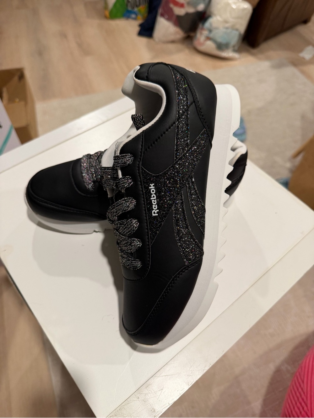 Reebok Kids Black Sneaker with Sparkle Accents no BOX